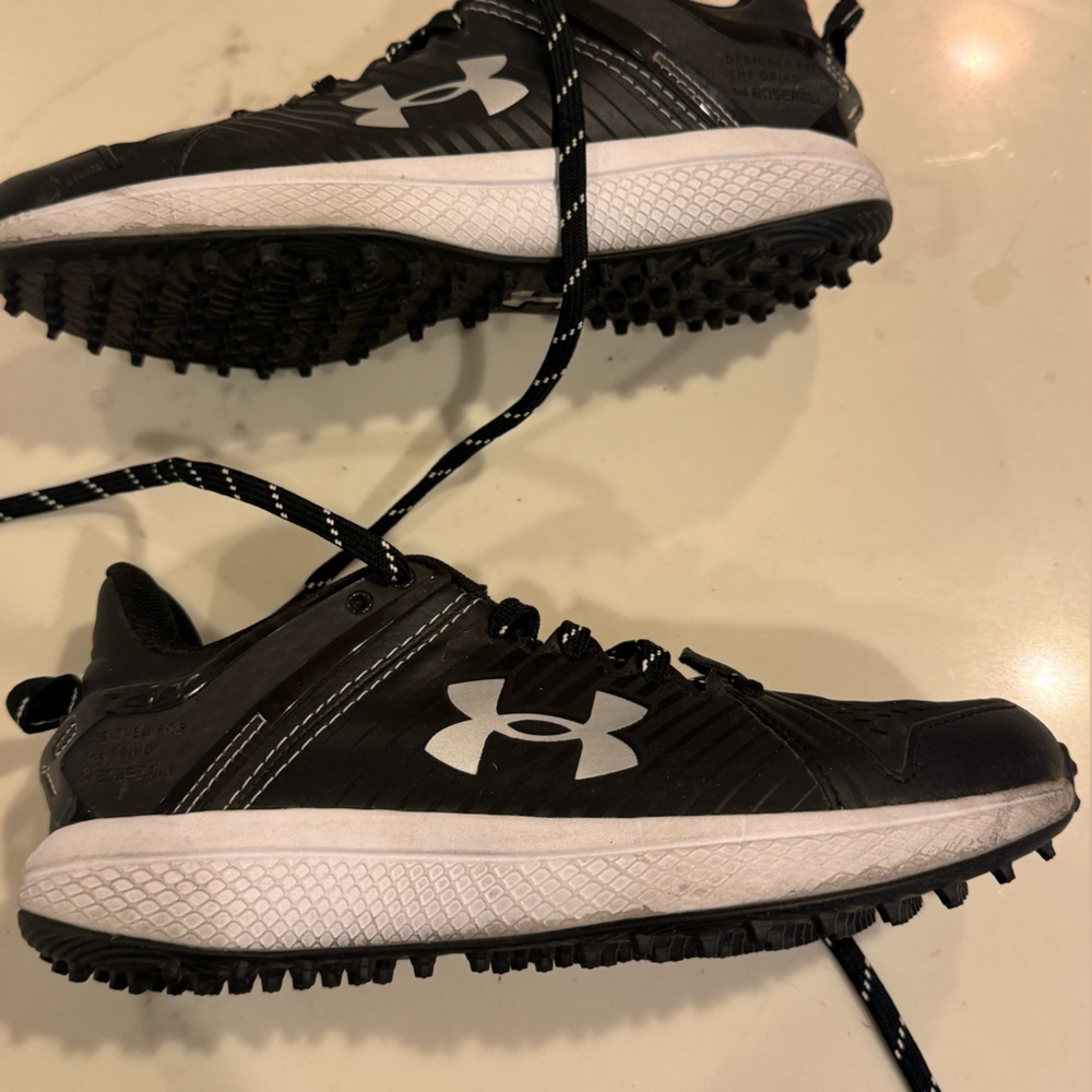 Under Armour Kids Turf Shoes -Size 4